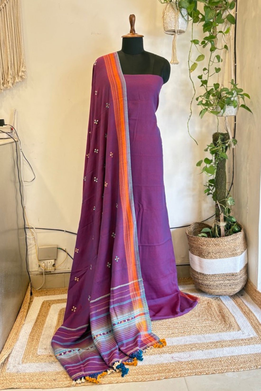 BHUJODI SUIT