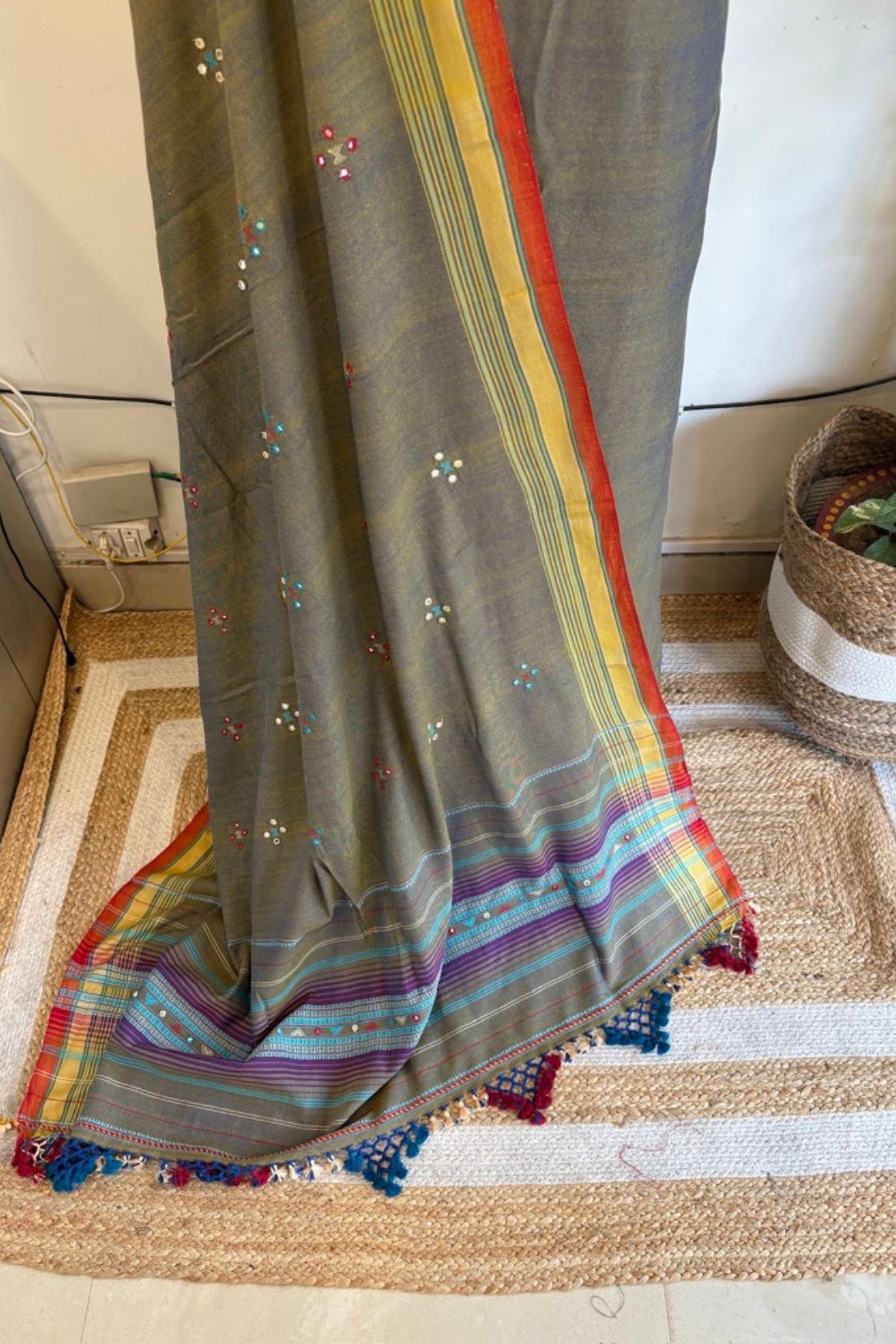 BHUJODI SUIT