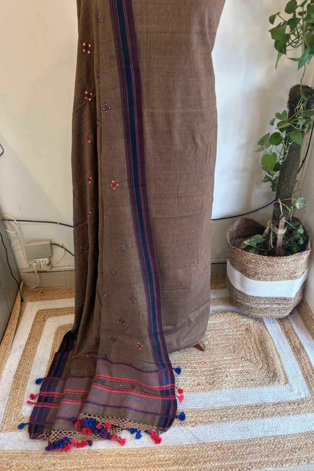 BHUJODI SUIT