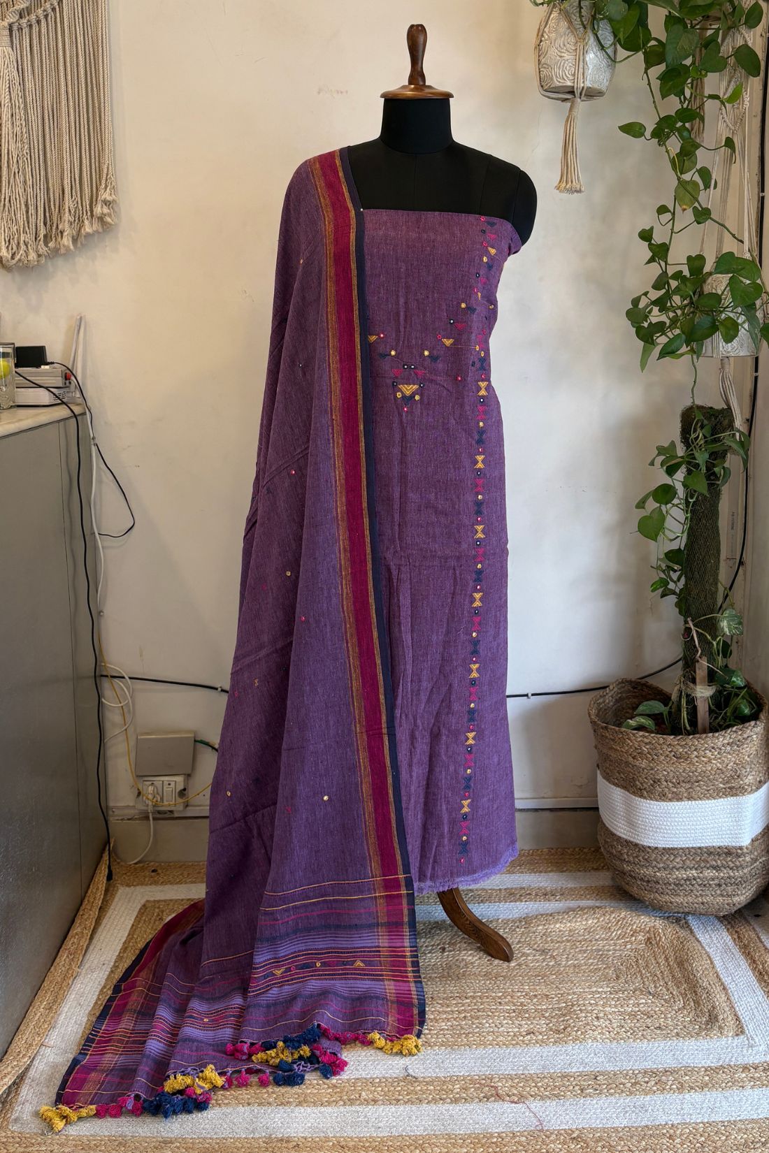 BHUJODI SUIT