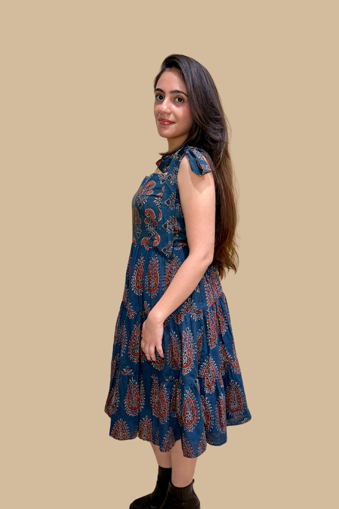 NOOR (Dark Blue)