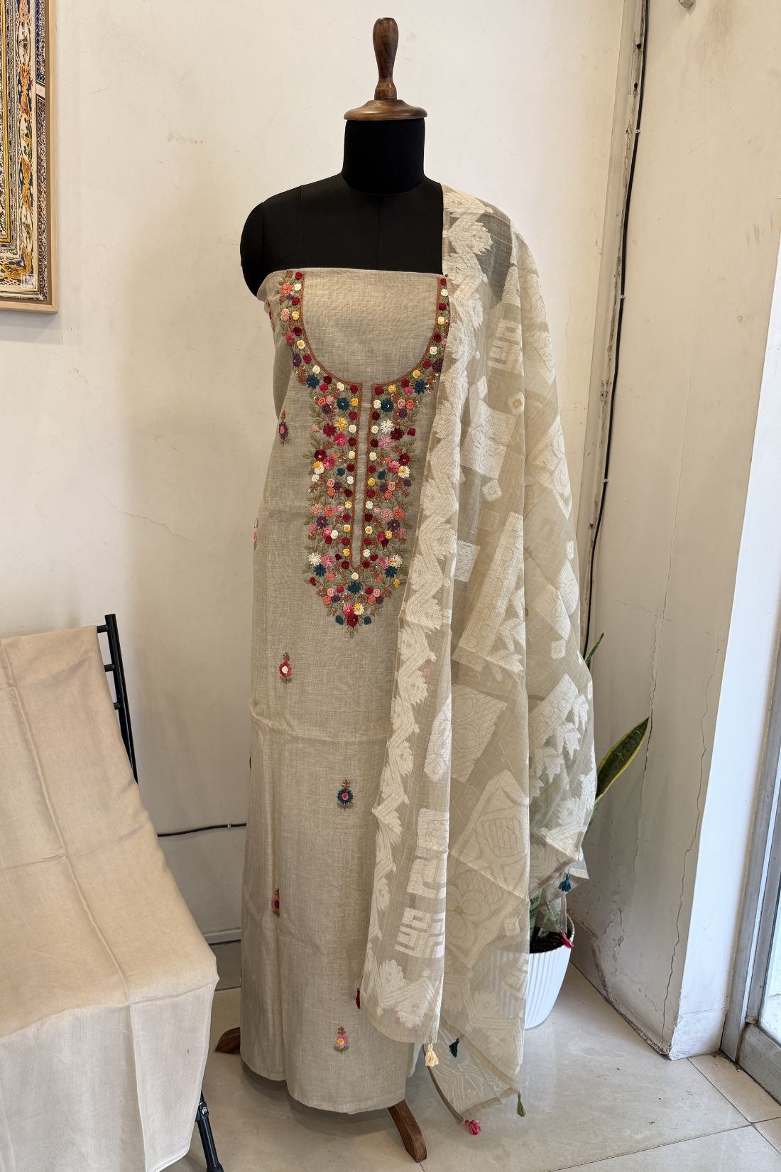 HANDLOOM CHANDERI UNSTITCHED SUIT SET