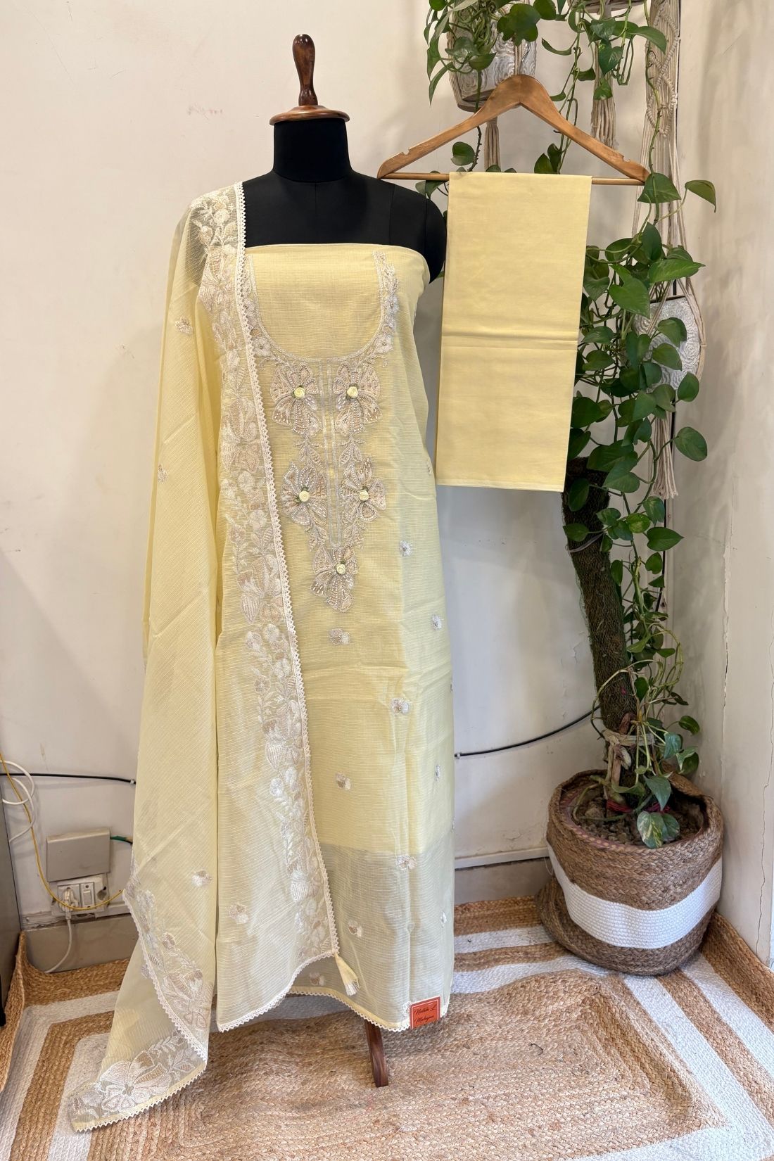 KOTTA SUIT