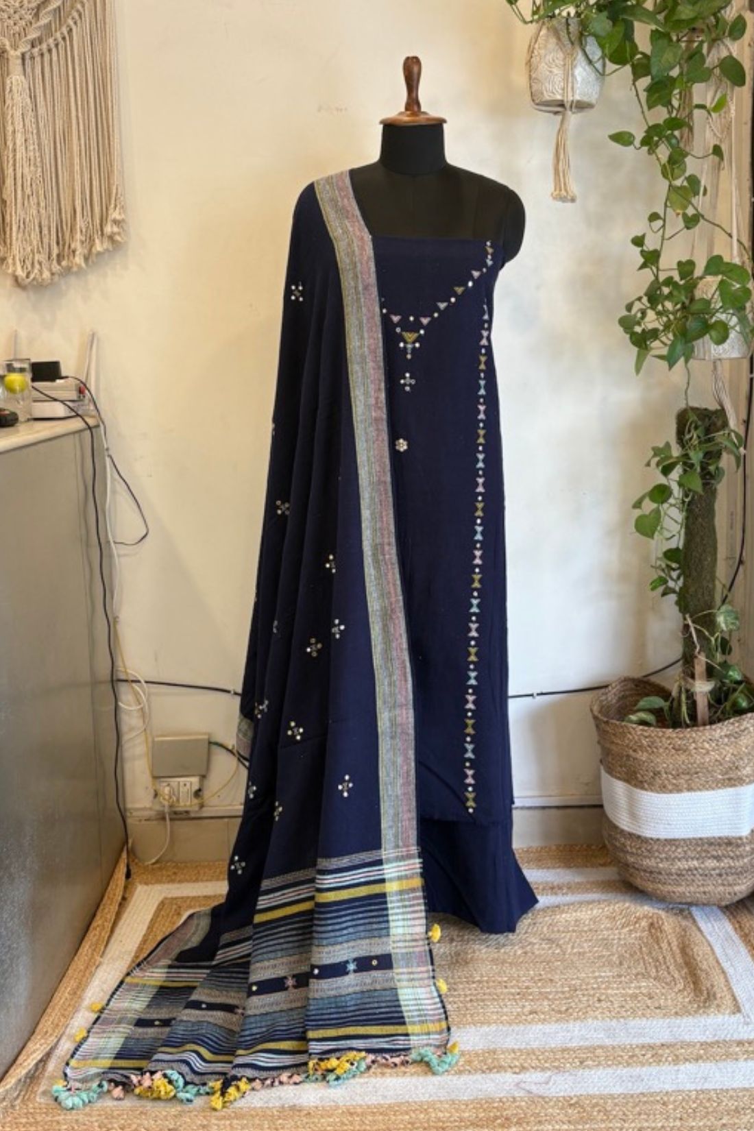 BHUJODI SUIT