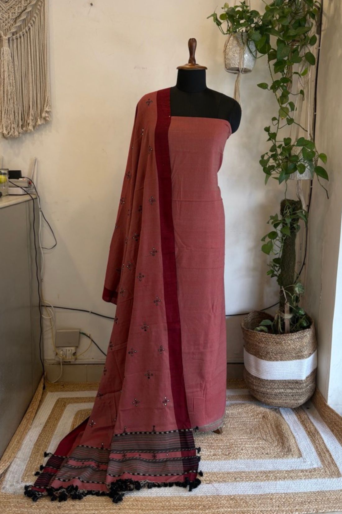 BHUJODI SUIT