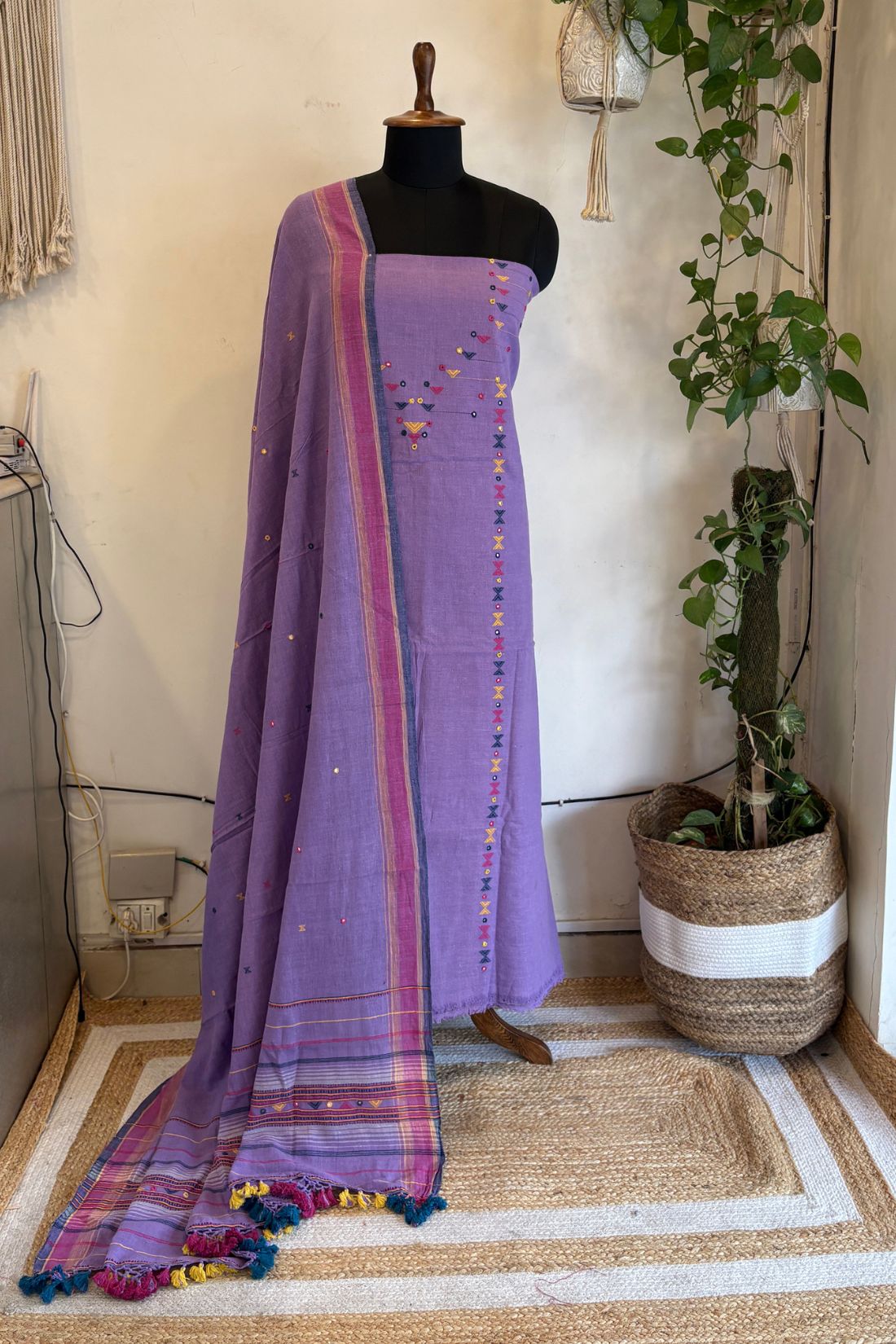 BHUJODI SUIT