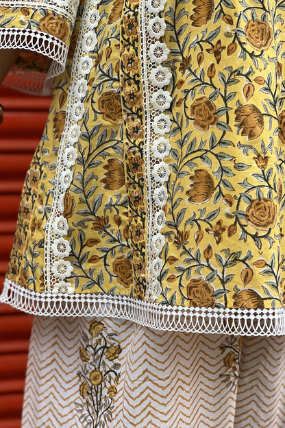 HAND BLOCK PRINTED KALIDAR KURTA SET WITH LACE DETAILING