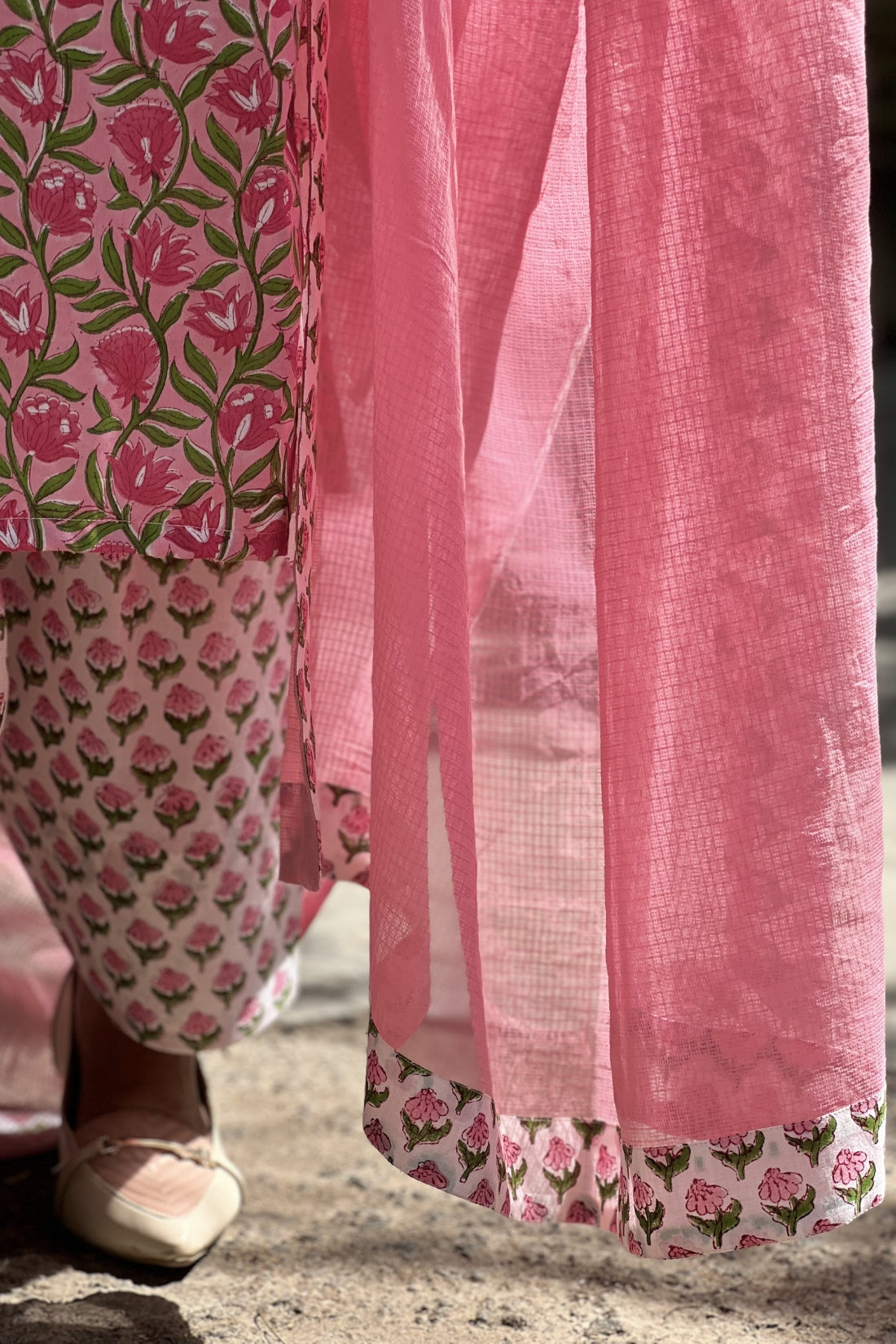 HAND BLOCK PRINTED SUIT SET WITH LACE DETAILING