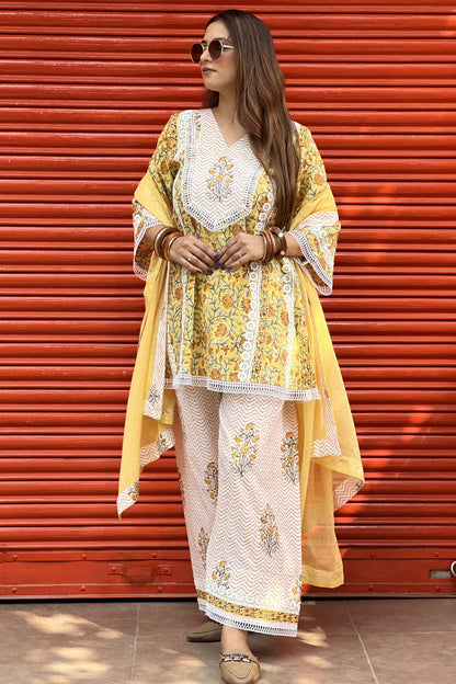 HAND BLOCK PRINTED KALIDAR SUIT SET WITH LACE DETAILING