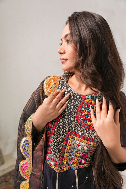 MALCHANDERI SUIT SET