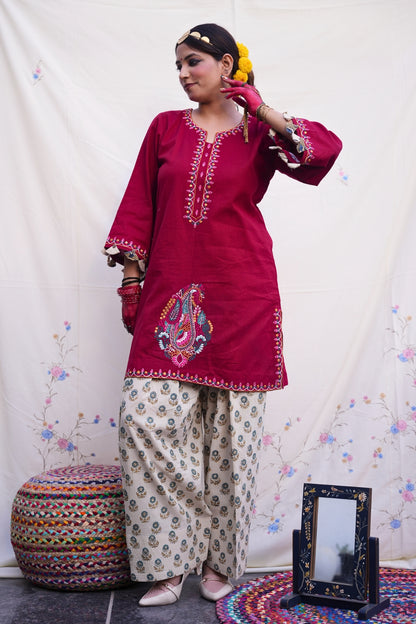 MEHROON PAISLEY FARSHI SET